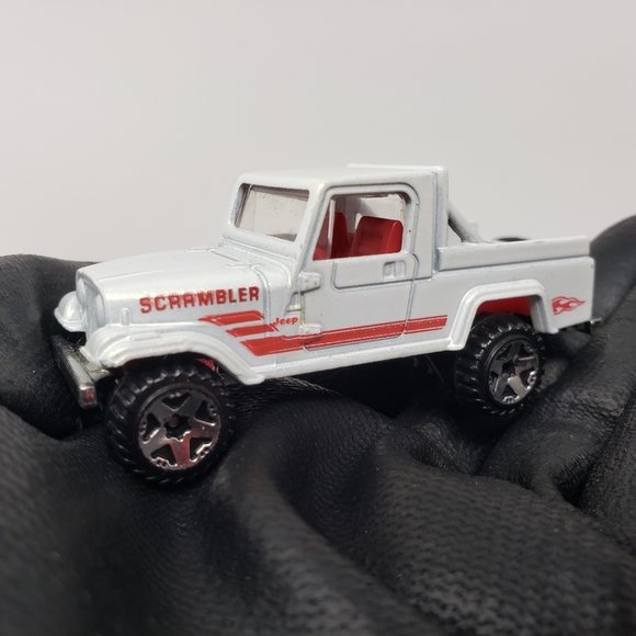 Matchbox Chrysler Jeep 2008 Scrambler CG8 Diecast - Picture 7 of 16